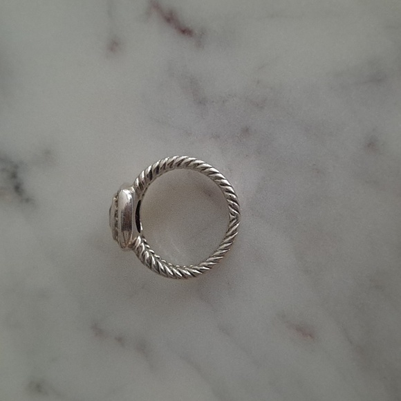 Authentic David Yurman Petite Albion Garnet ring - Picture 2 of 16